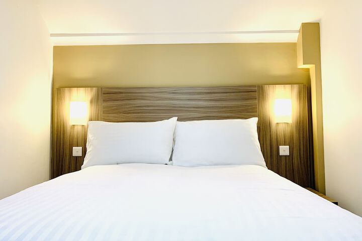 Room 6 of 31