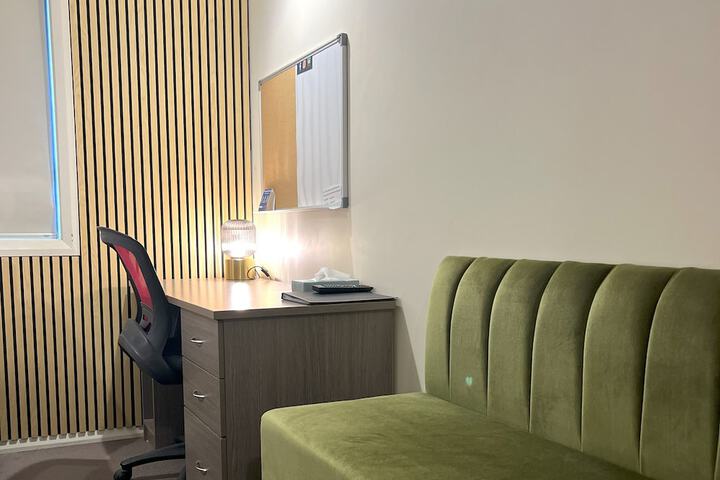 Room 21 of 104