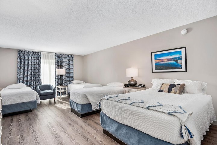 Room 4 of 16