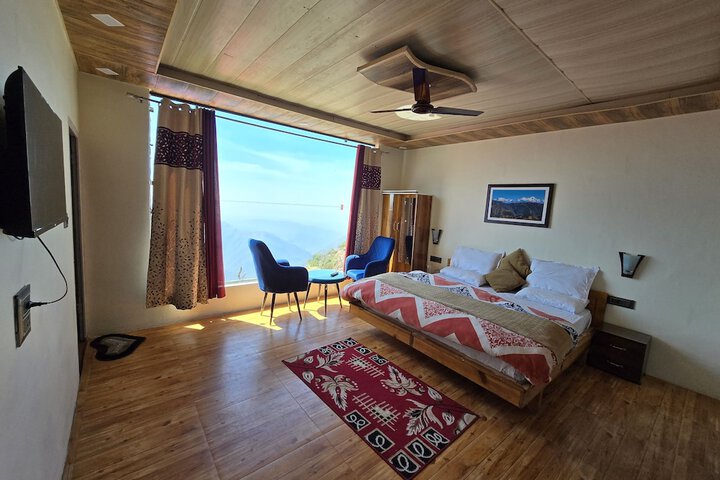 Room 9 of 19