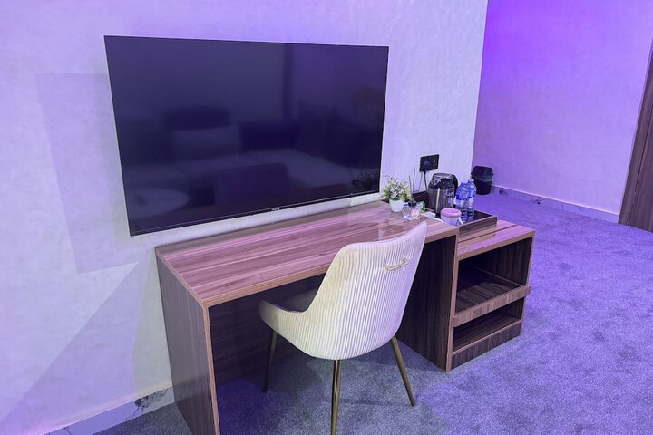 Room 28 of 43
