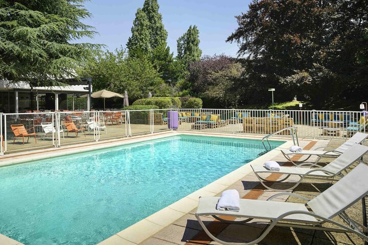 Hotel Pool