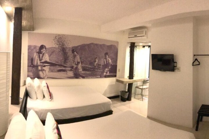 Room 16 of 34