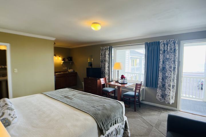 Room 21 of 38