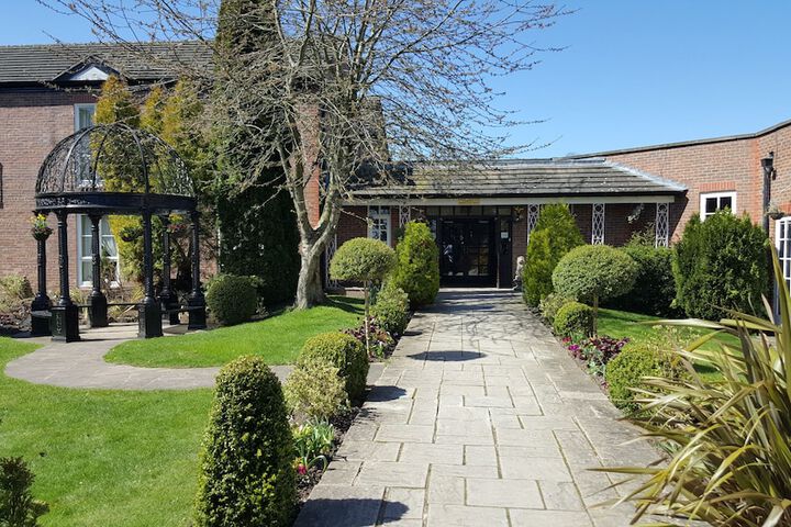 Hotel Exterior 108 of 123