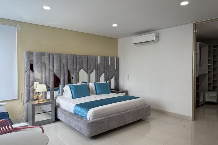 Room 4 of 58