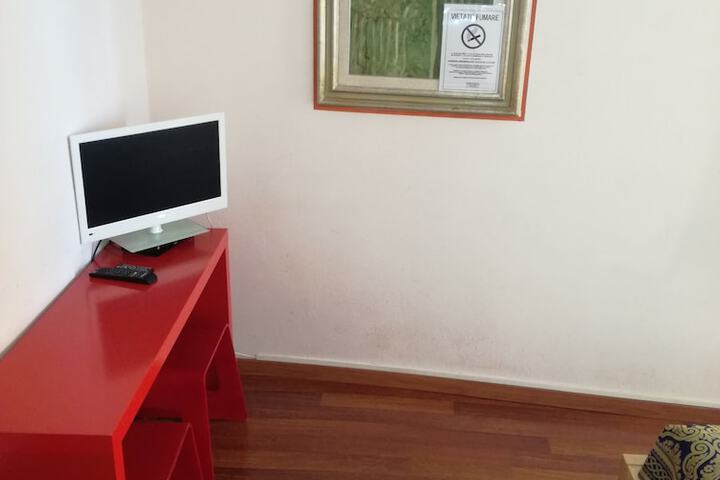 Room 8 of 60