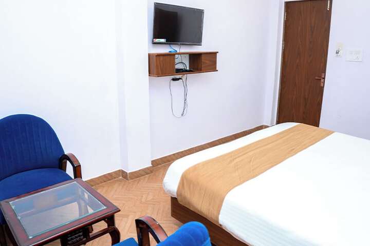 Room 16 of 74