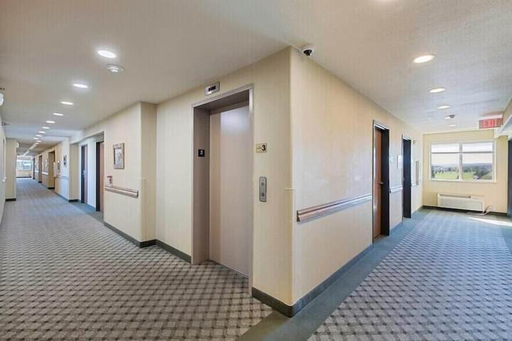 Ballroom/Hall 45 of 52