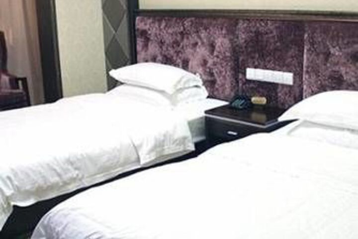 Room 9 of 19