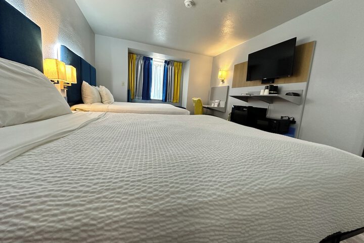 Room 3 of 34