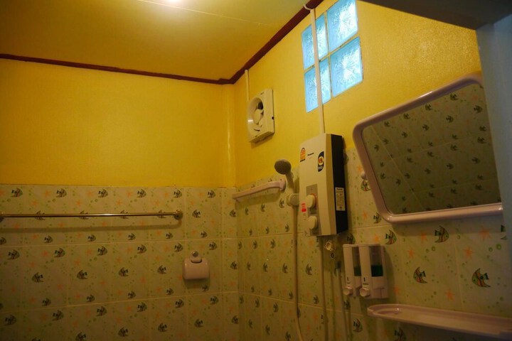 Room 28 of 53