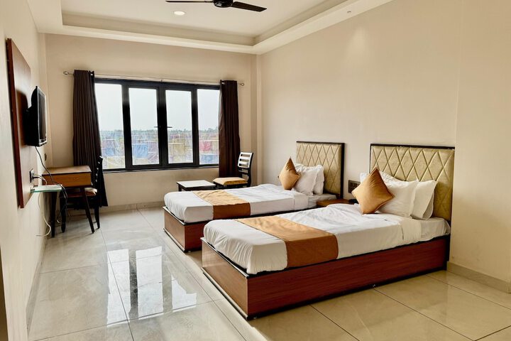 Room 2 of 12