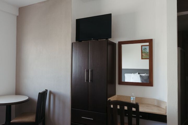 Room 19 of 41