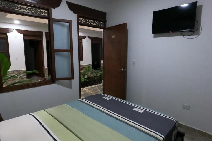 Room 2 of 10