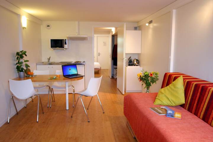 Room 15 of 36