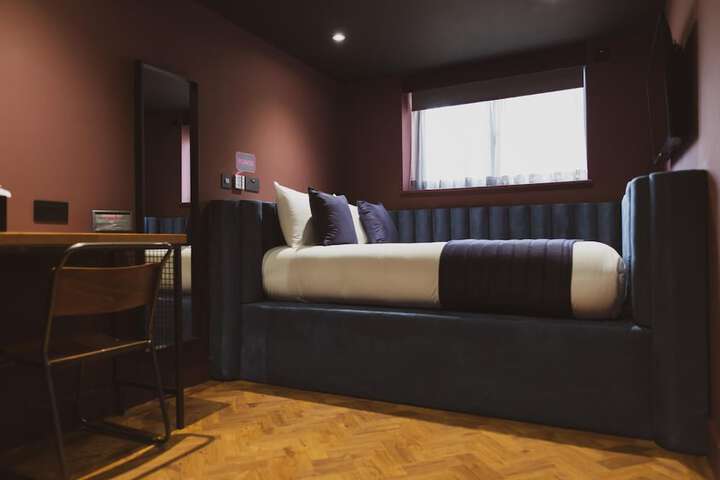 Room 18 of 36
