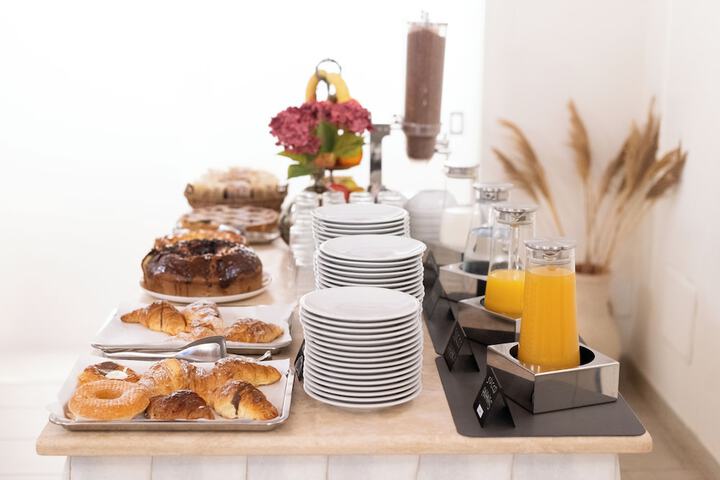Breakfast/Coffee Service 53 of 75
