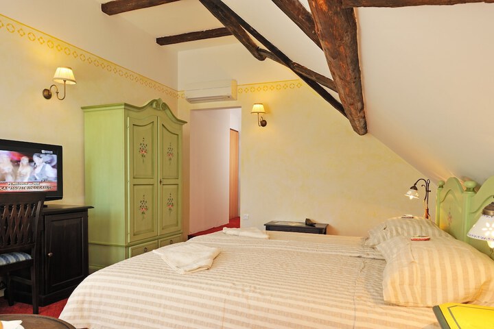 Room 13 of 45