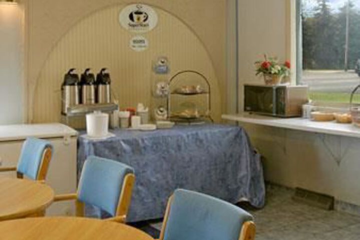 Breakfast/Coffee Service 5 of 12