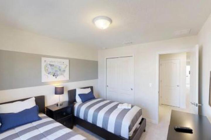 Aco Premium Five Bd With Pool Grill &  Spa in Davenport, FL