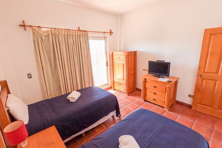 Room 9 of 12