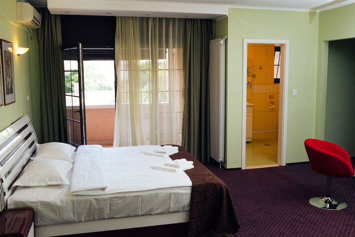 Room 16 of 31