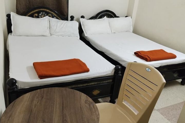 Room 4 of 14