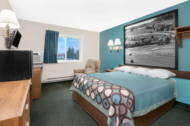 Room 10 of 35