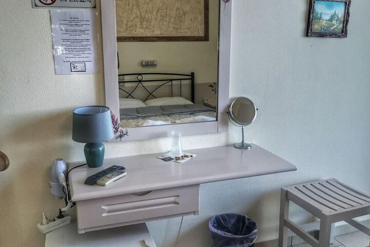 Room 16 of 66