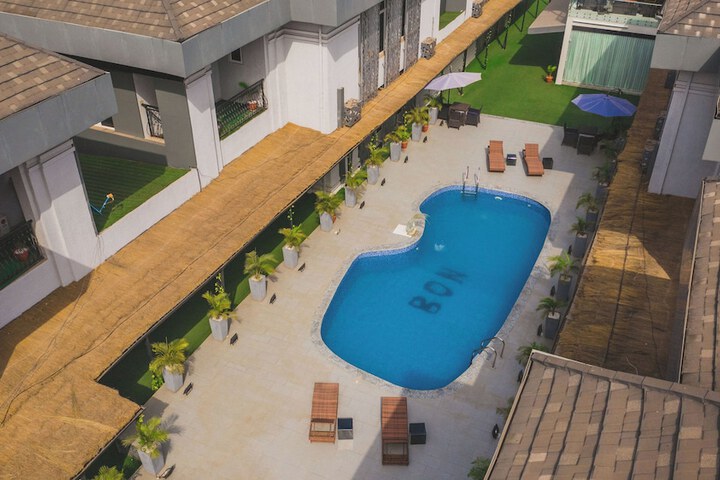 Pool 20 of 37