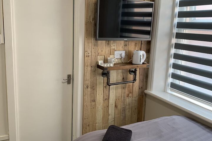 Room 12 of 23