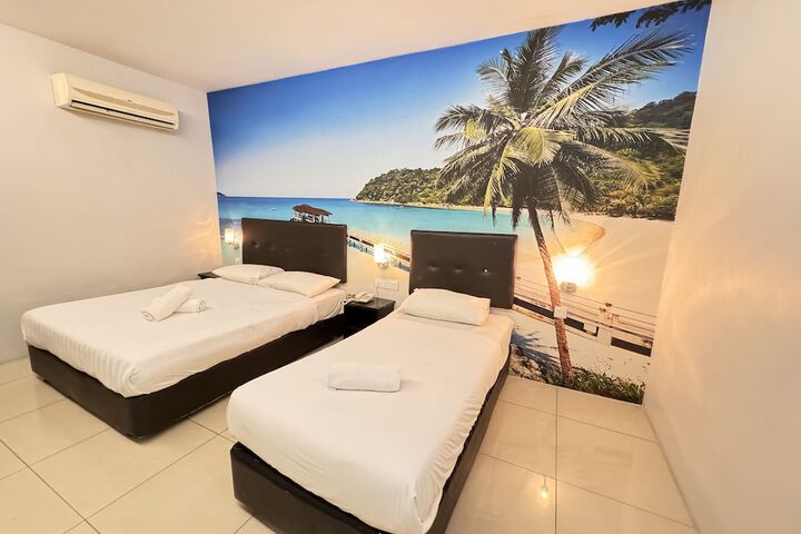 Room 4 of 40