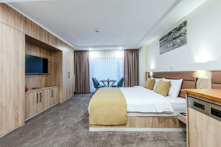 Room 47 of 170