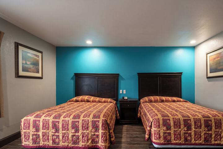 Room 12 of 19