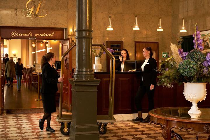 Guest Lobby