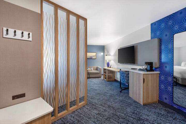 Room 12 of 38