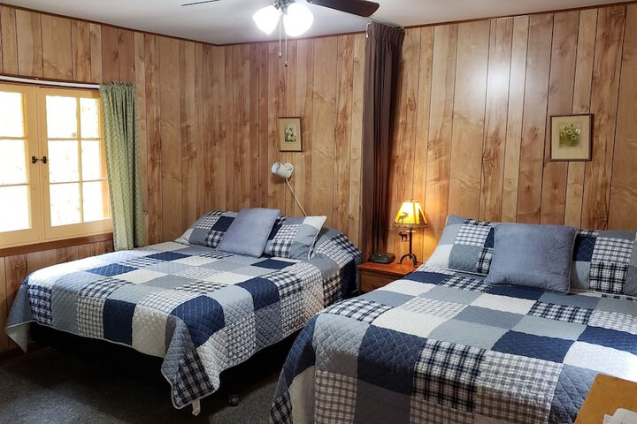 Room 65 of 215
