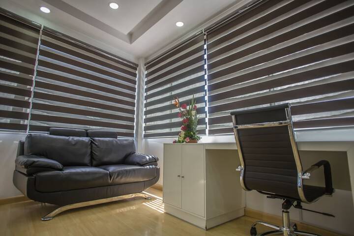 Lounge 42 of 47