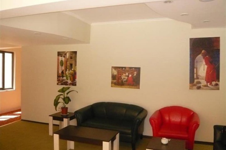 Room 13 of 22
