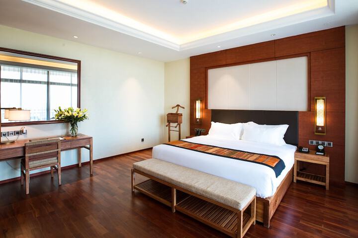 Room 9 of 52