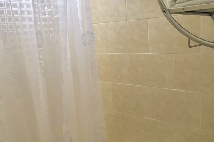 Room 9 of 25