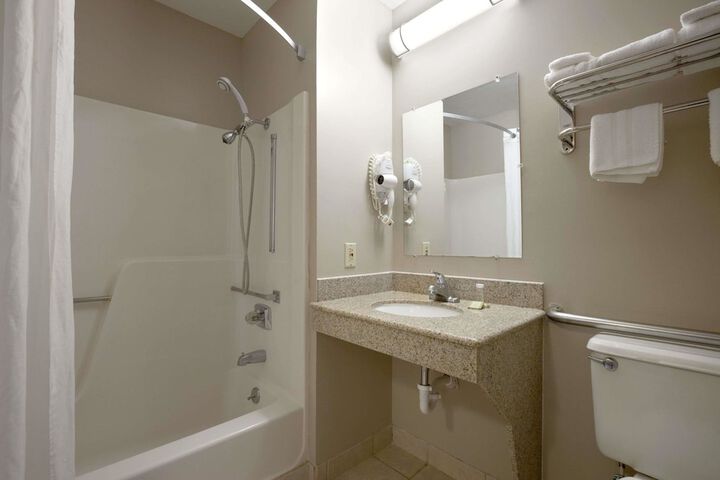 Room 13 of 25