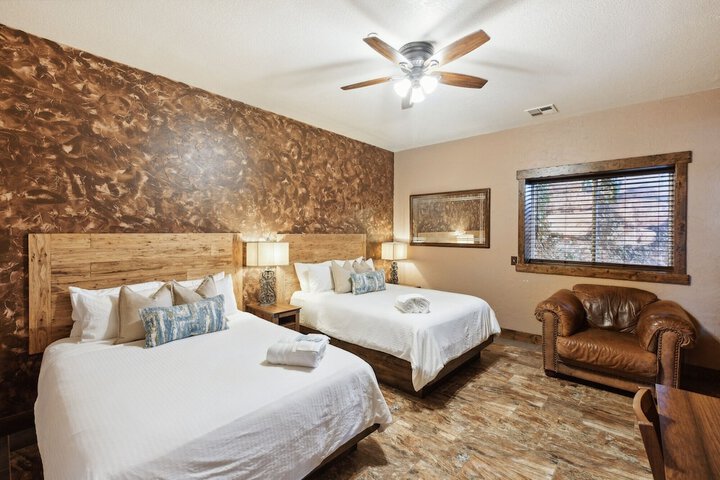 Room 26 of 225