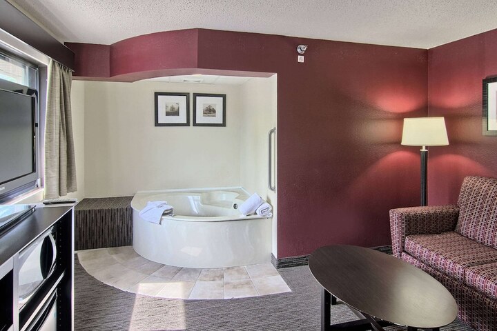 Romantic King Bed Jetted Tub (2 of 21)