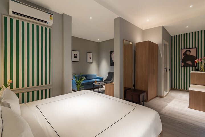 Room 7 of 60