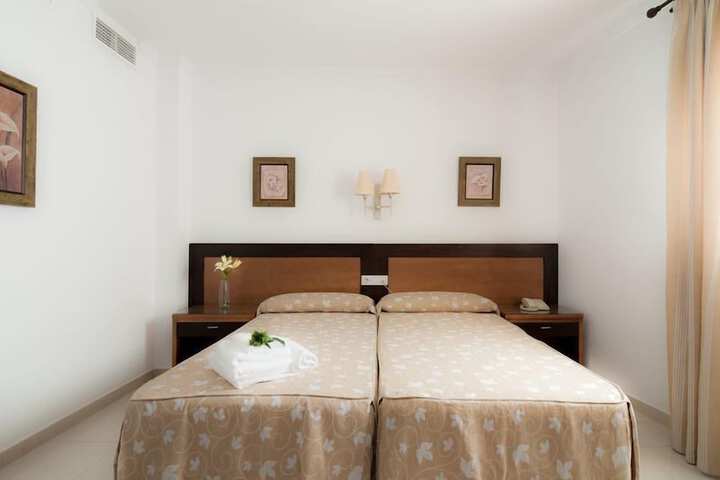 Room 14 of 35