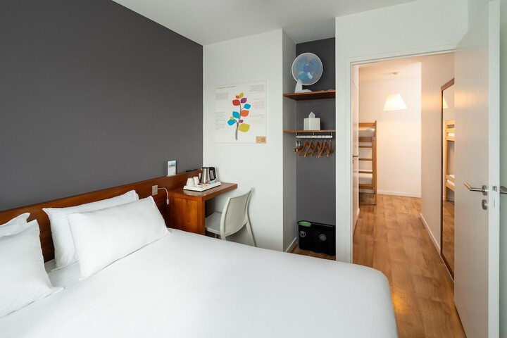 Room 11 of 74