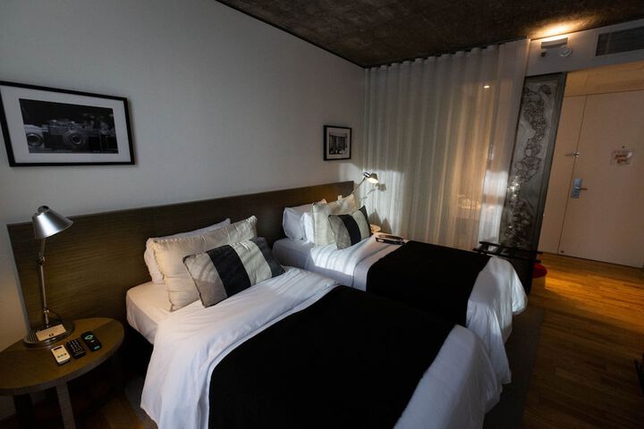 Room 25 of 136