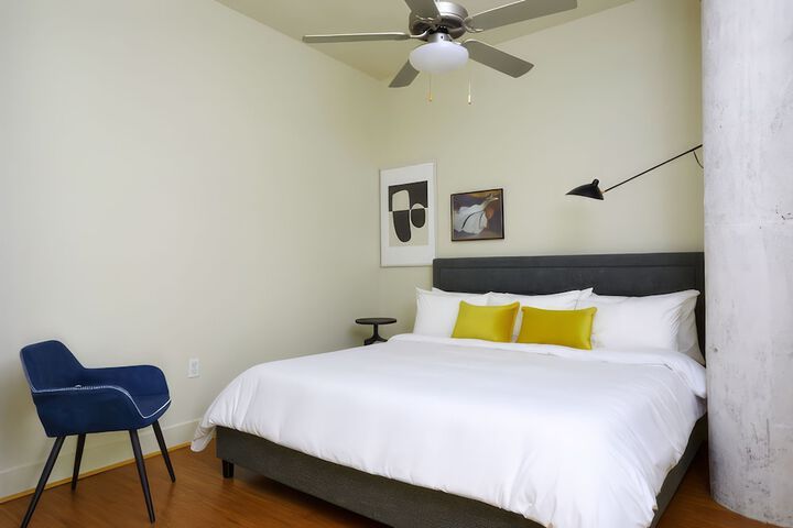 Room 4 of 15